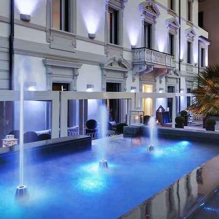 ホテル モンテカティーニ パレス モンテカティーニ・テルメ エクステリア 写真 The hotel's pool