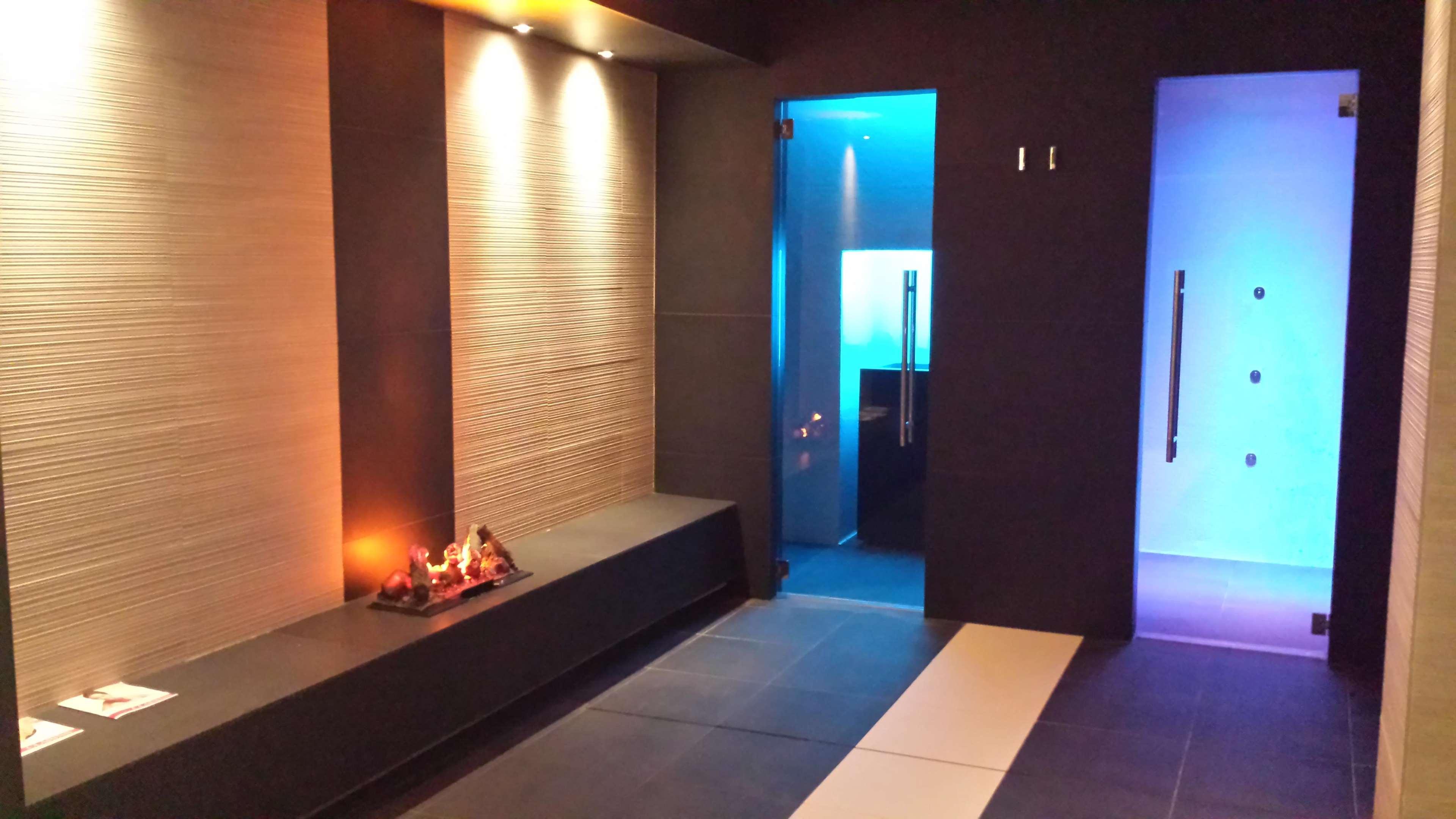 ホテル モンテカティーニ パレス モンテカティーニ・テルメ エクステリア 写真 A modern spa