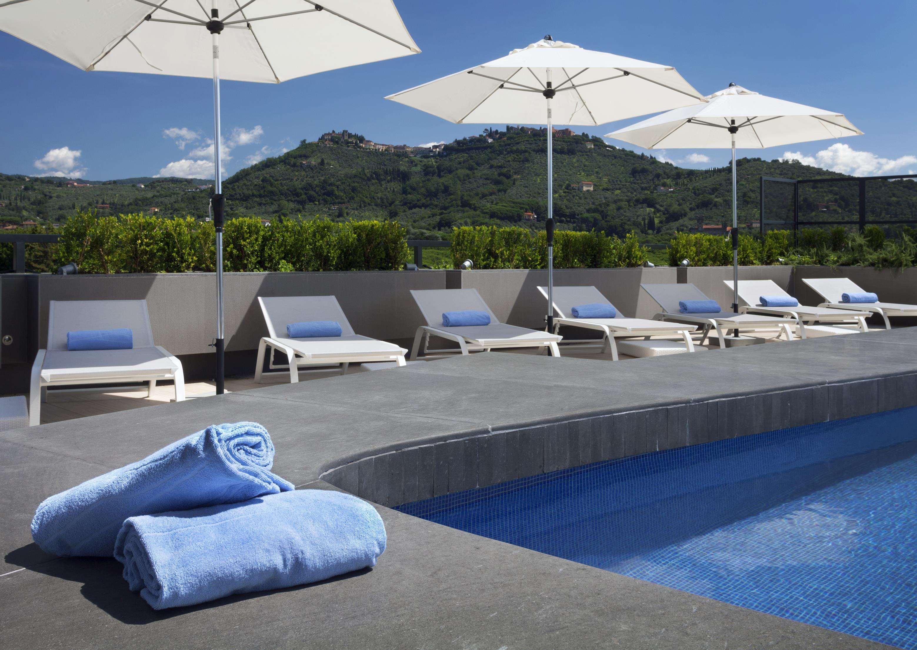 ホテル モンテカティーニ パレス モンテカティーニ・テルメ エクステリア 写真 The pool at the hotel