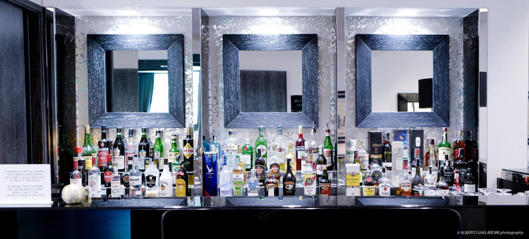 ホテル モンテカティーニ パレス モンテカティーニ・テルメ エクステリア 写真 The bar at the 1001 nights lounge
