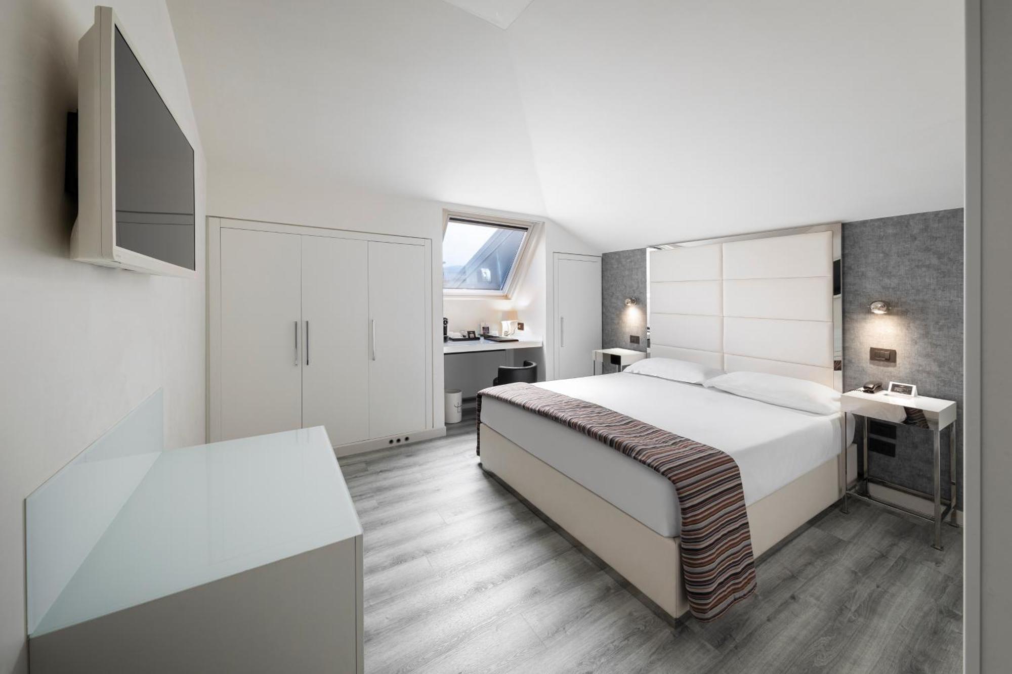 ホテル モンテカティーニ パレス モンテカティーニ・テルメ エクステリア 写真 A bedroom at the hotel