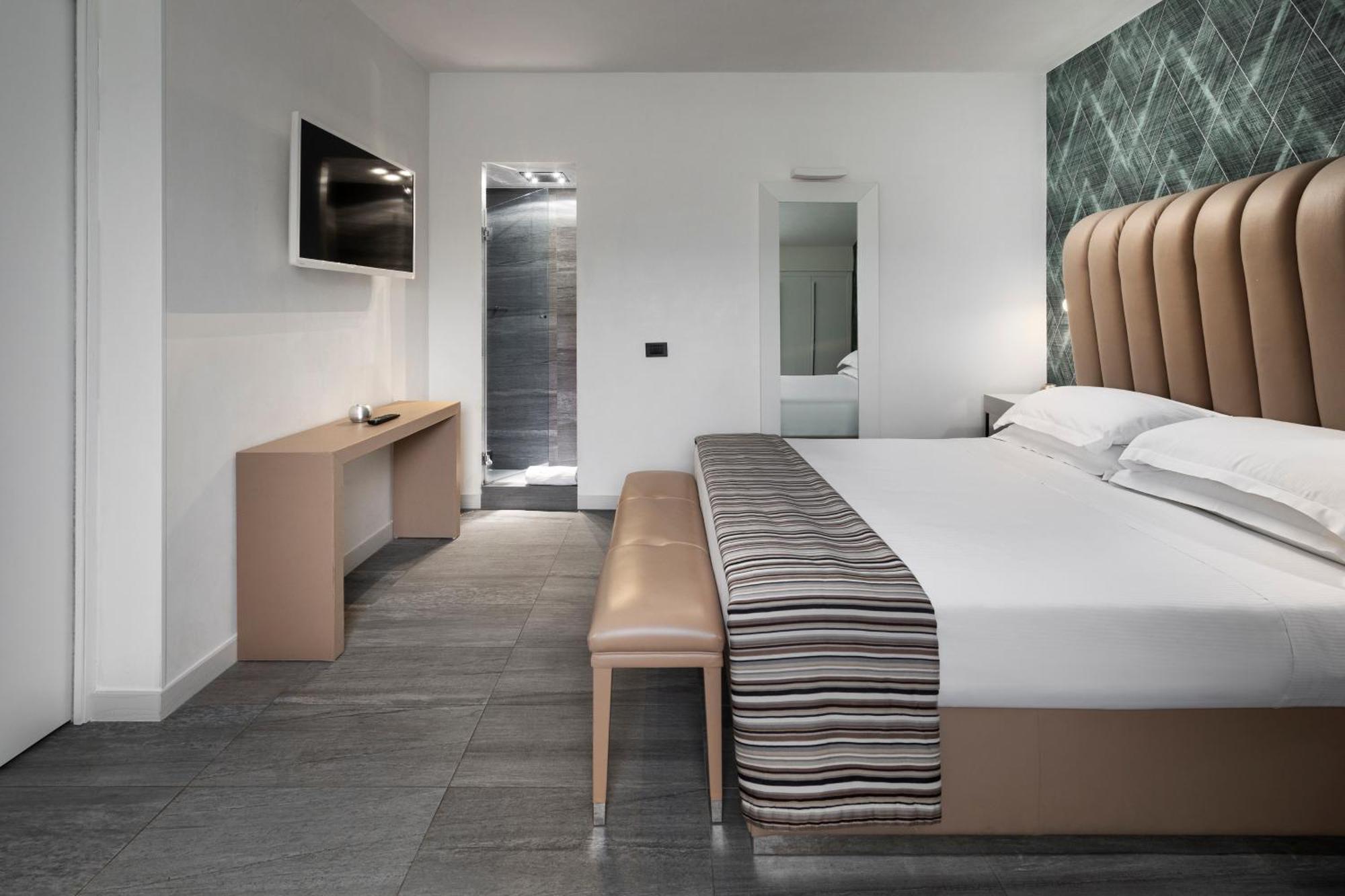 ホテル モンテカティーニ パレス モンテカティーニ・テルメ エクステリア 写真 A room at the hotel