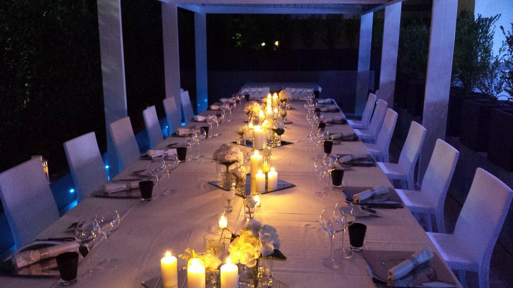 ホテル モンテカティーニ パレス モンテカティーニ・テルメ エクステリア 写真 A dinner table at the 2011 Cannes Film Festival