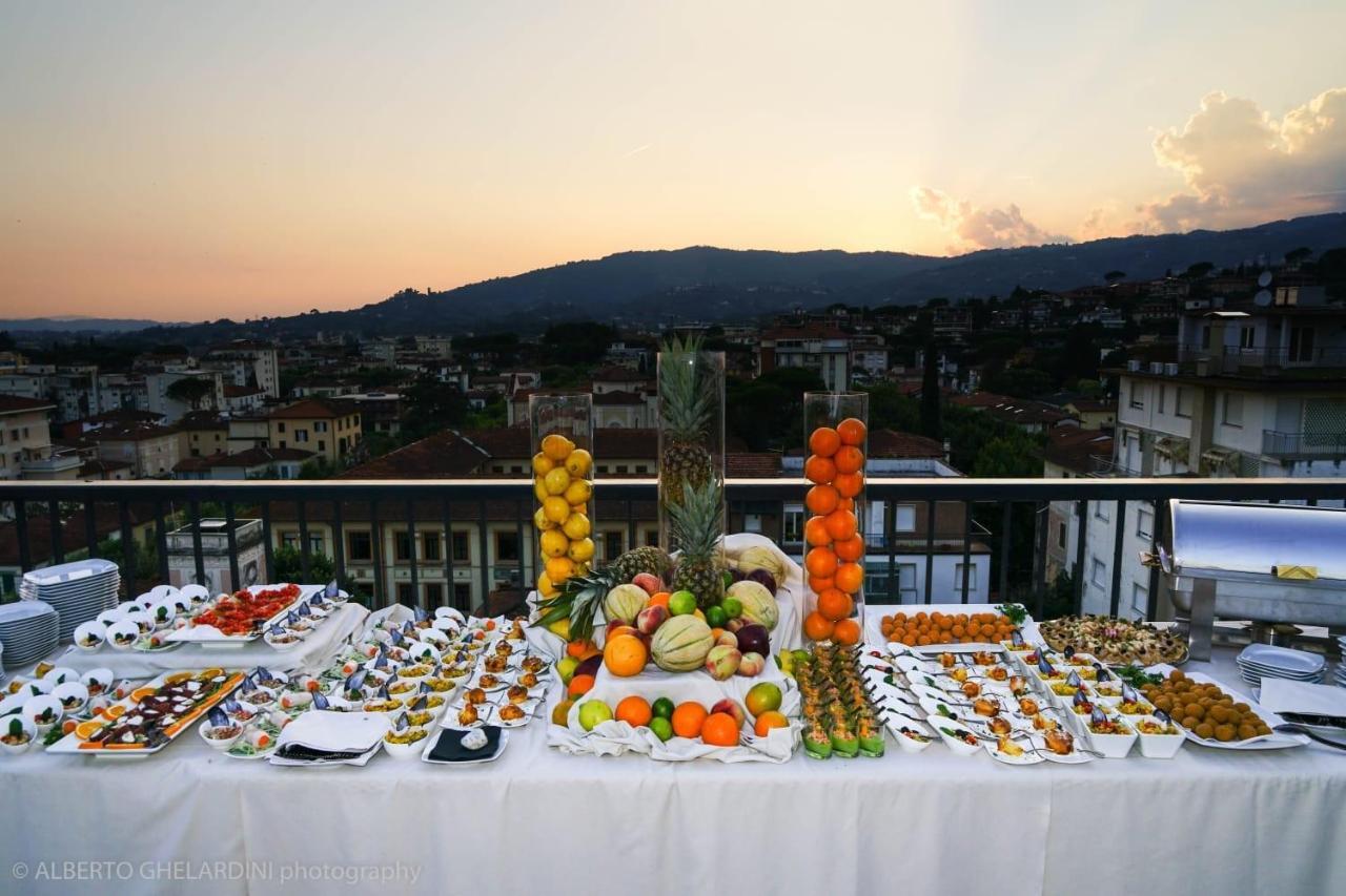 ホテル モンテカティーニ パレス モンテカティーニ・テルメ エクステリア 写真 A buffet